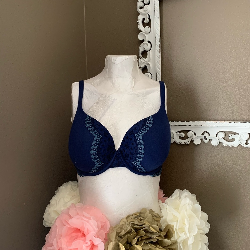 Victoria’s Secret blue lace accent multi-way bra